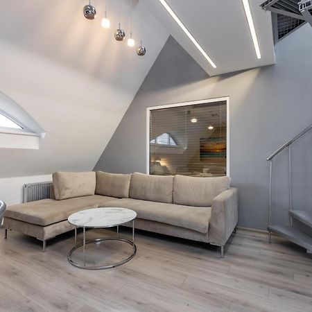 Penthouse Apartment With Terrace Riga Eksteriør billede